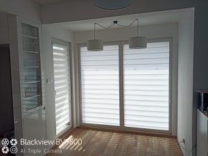 rolety dzień noc na podwójnym oknie